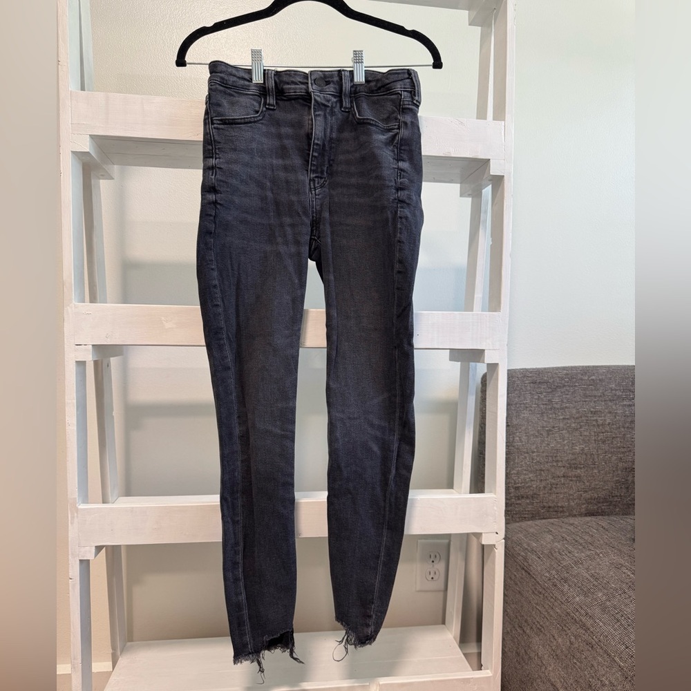 American Eagle Super Hi-Rise Jegging Jeans Black Distressed Hem Women’s 4 Short